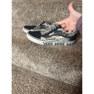 Vans Old Skool "Off The Wall" Black and White Graphic Text Shoes M8 W9.5